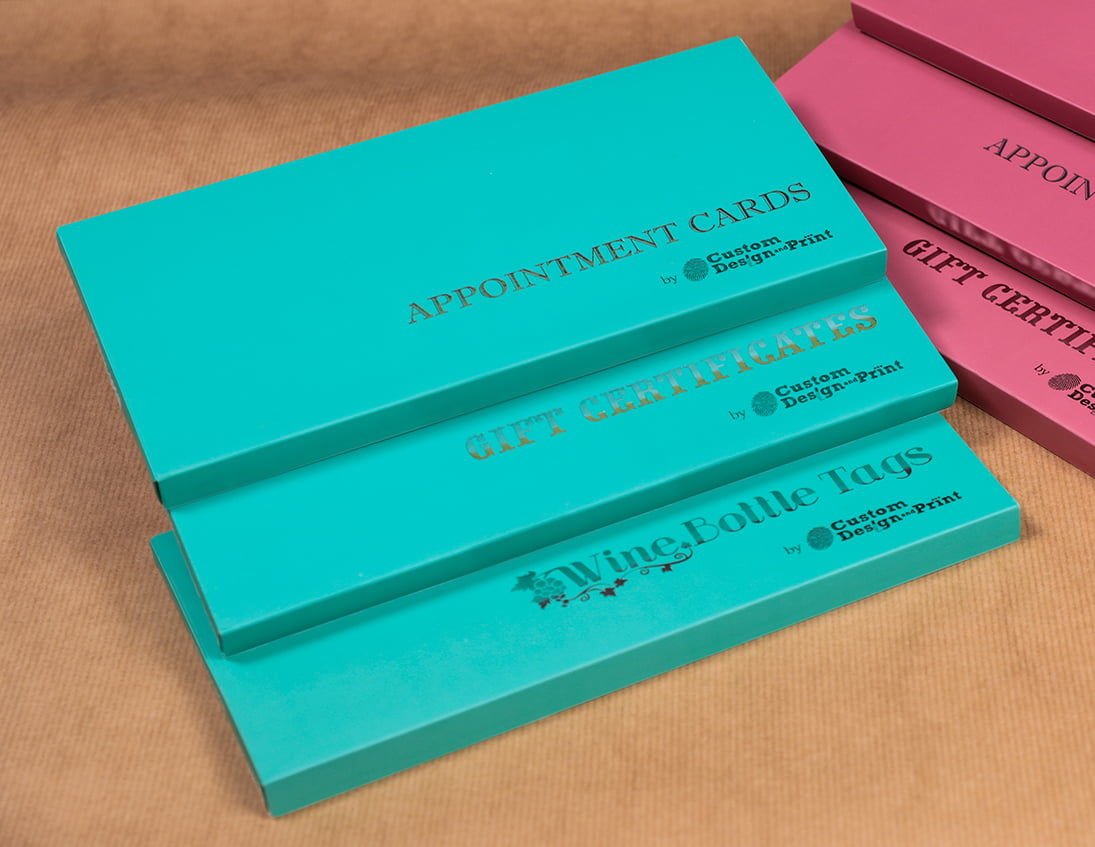 Подарункові сертифікати, візитівки, бирки для пляшок з алкогольними напоями, картки направлень до спеціалістів, флаєри на знижку - вся ця поліграфія зібрана в зручні набори та красиво запакована для канадської фірми “Custom Design and Print” для продажу через відомий всім маркетплейс Amazon.