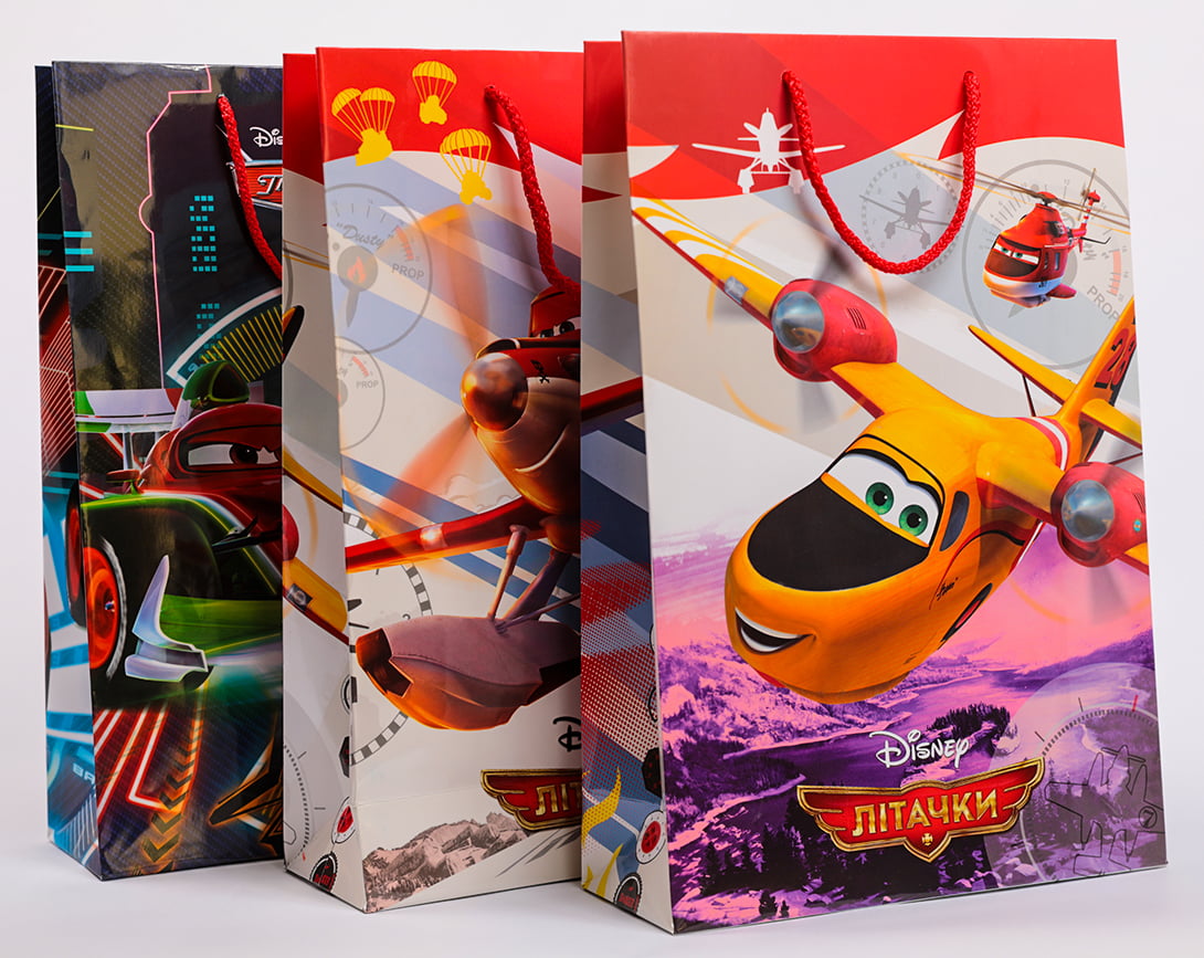 Яскраві пакети з казковими друзями наших дітей надруковані на міцному крейдованому папері з глянцевою ламінацією. Повноколірний друк, дбайлива проклейка, якісні матеріали гарантують надійність та безпечність цих паперових пакетів.